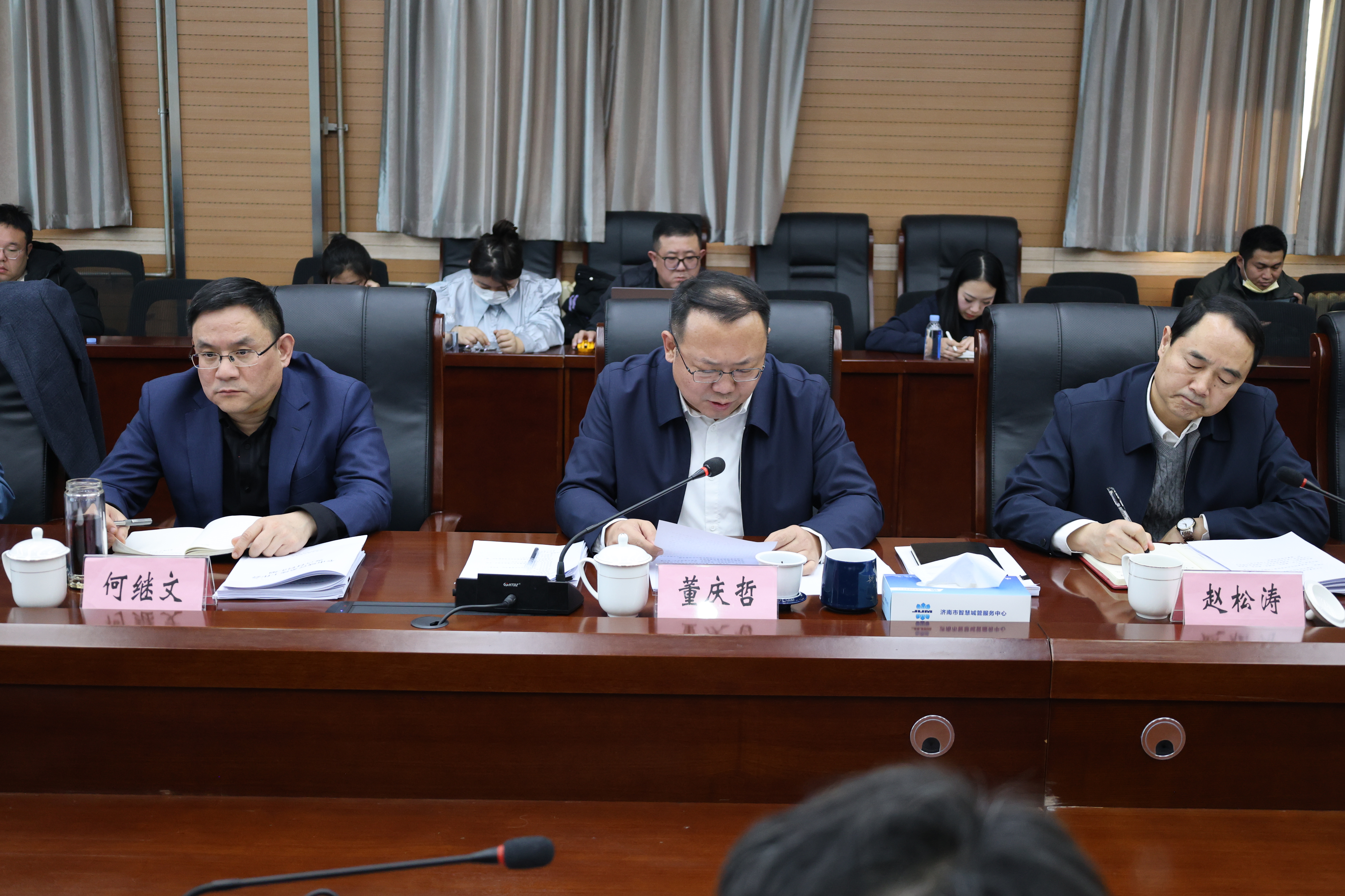 ���ϳǹܣ���֡��ĸ�һ�����幤���ܹ� ������д����ů�ǹܡ���ƪ��